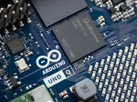 Arduino UNO Q 2 ГБ
